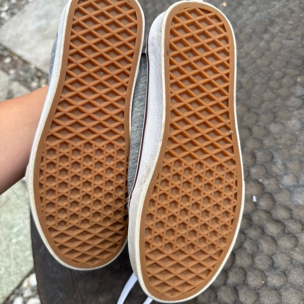 Gray vans - Picture 3 of 4